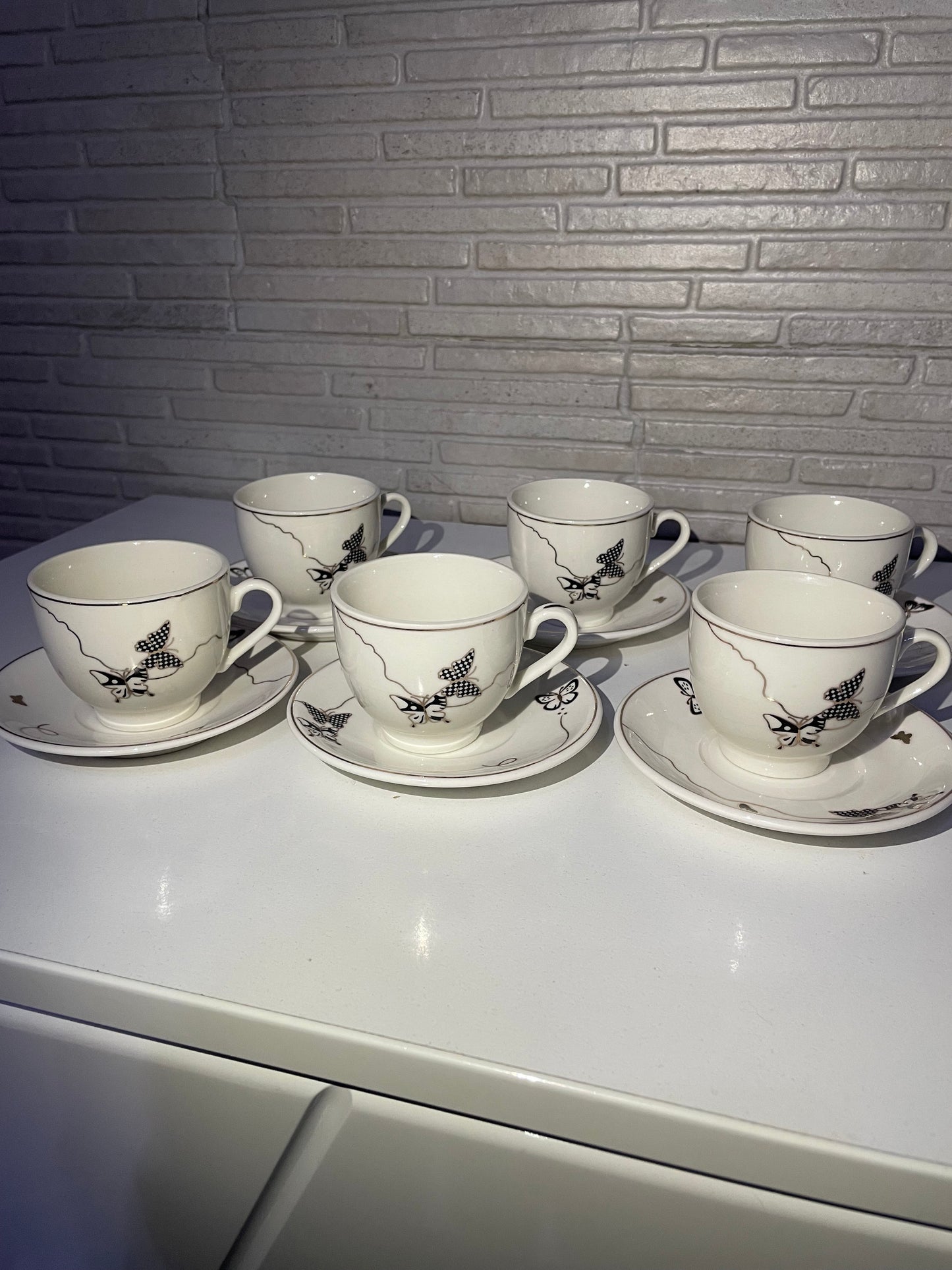 ☕ Elegantan set šoljica sa leptirićima – 12 dijelova 🦋