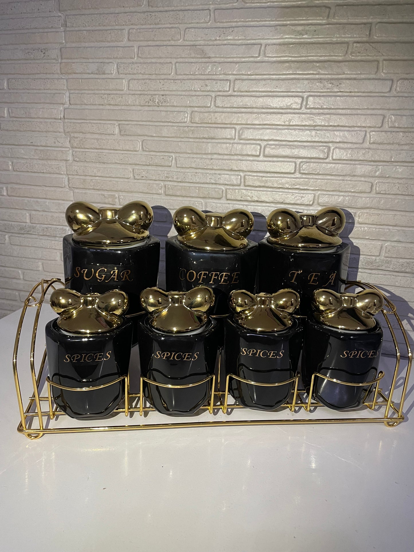 Luksuzni set keramičkih posuda sa zlatnim poklopcima – 7/1 + metalni stalak