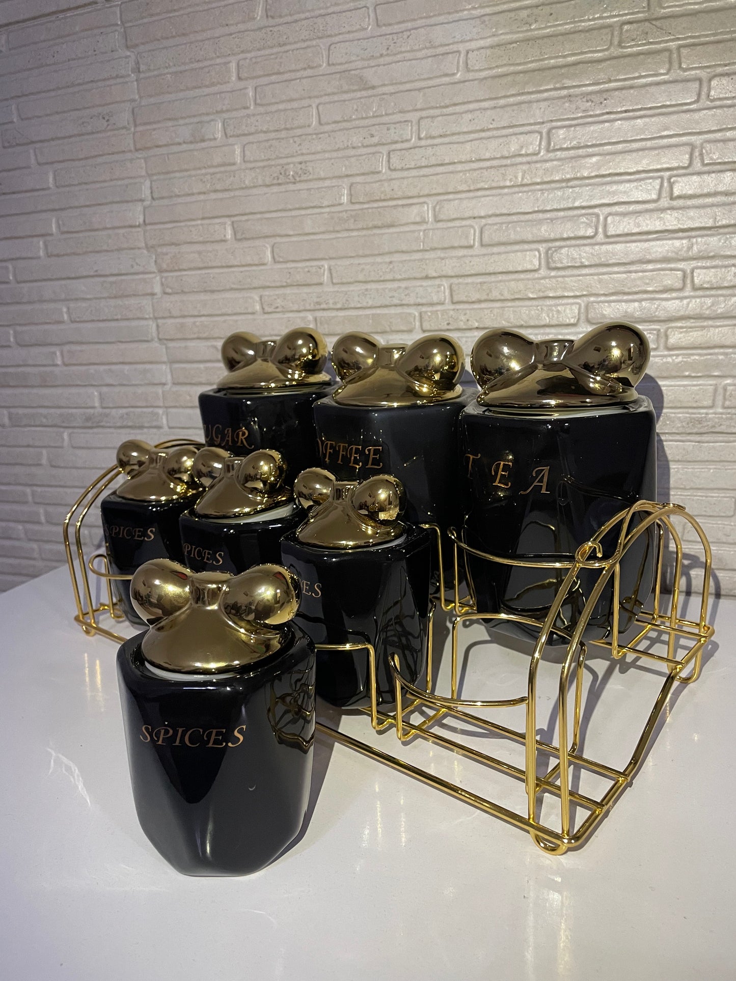 Luksuzni set keramičkih posuda sa zlatnim poklopcima – 7/1 + metalni stalak