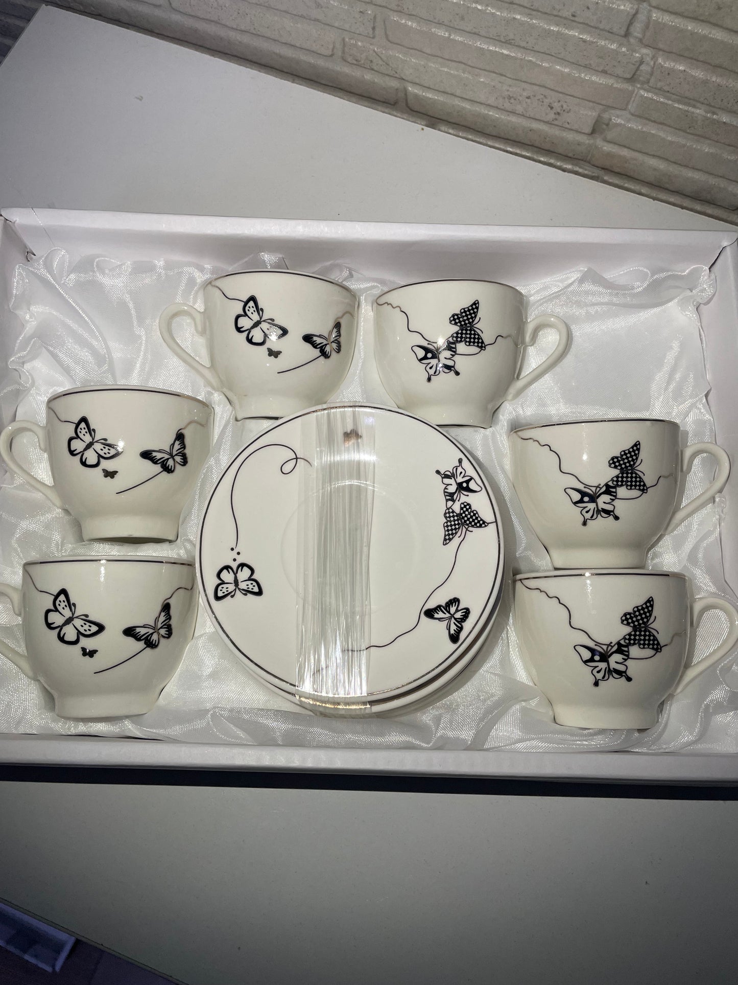 ☕ Elegantan set šoljica sa leptirićima – 12 dijelova 🦋